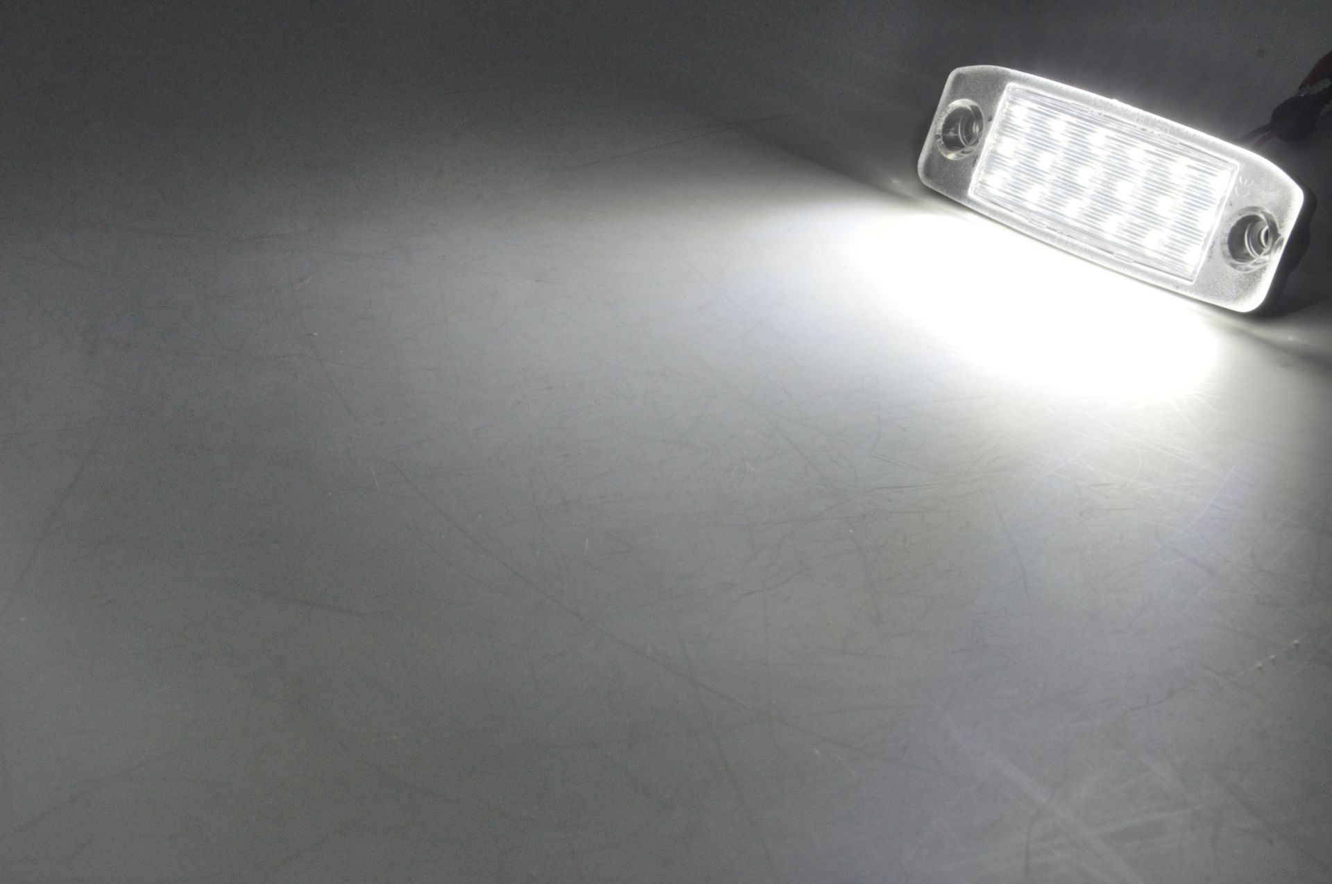 products/480/tucson svetla tablice.jpg - LED SIJALICE ZA OSVETLJENJE TABLICE - HYUNDAI 032108 - Xenon Svetla Beograd